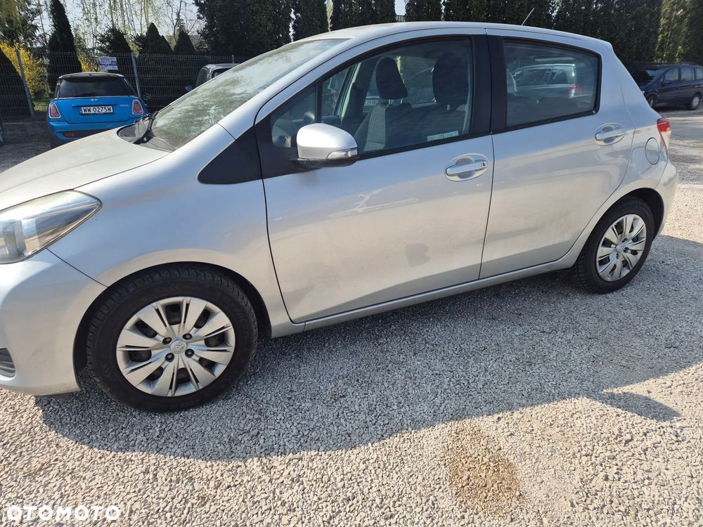 Toyota Yaris 1.33 Premium - 3