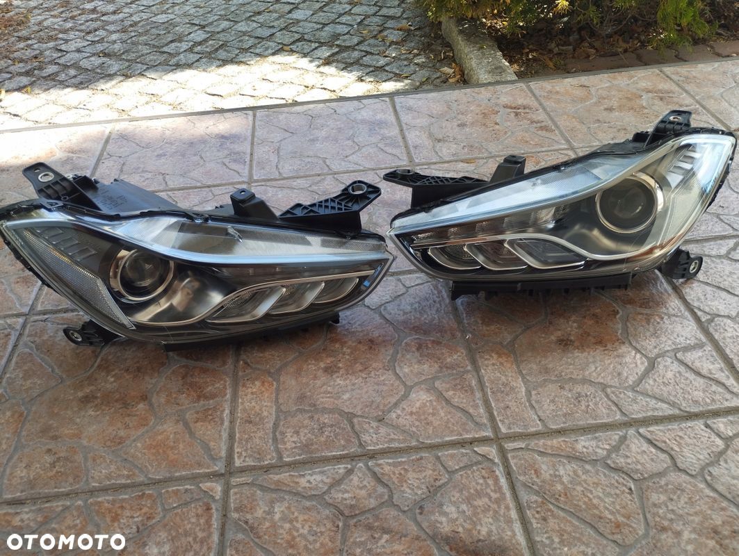Lampa Xenon Nieskrętny Maserati Ghibli 670106273 670106266 NOWE ORYGINALNE! - 1