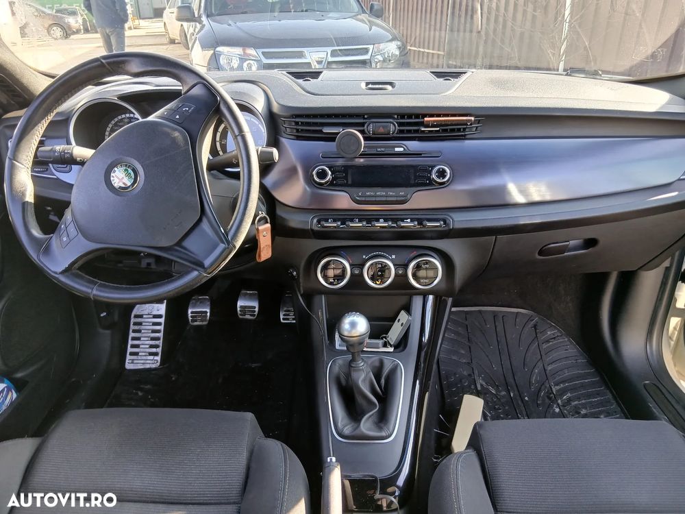 Alfa Romeo Giulietta 1.6 JTDM 16V - 5