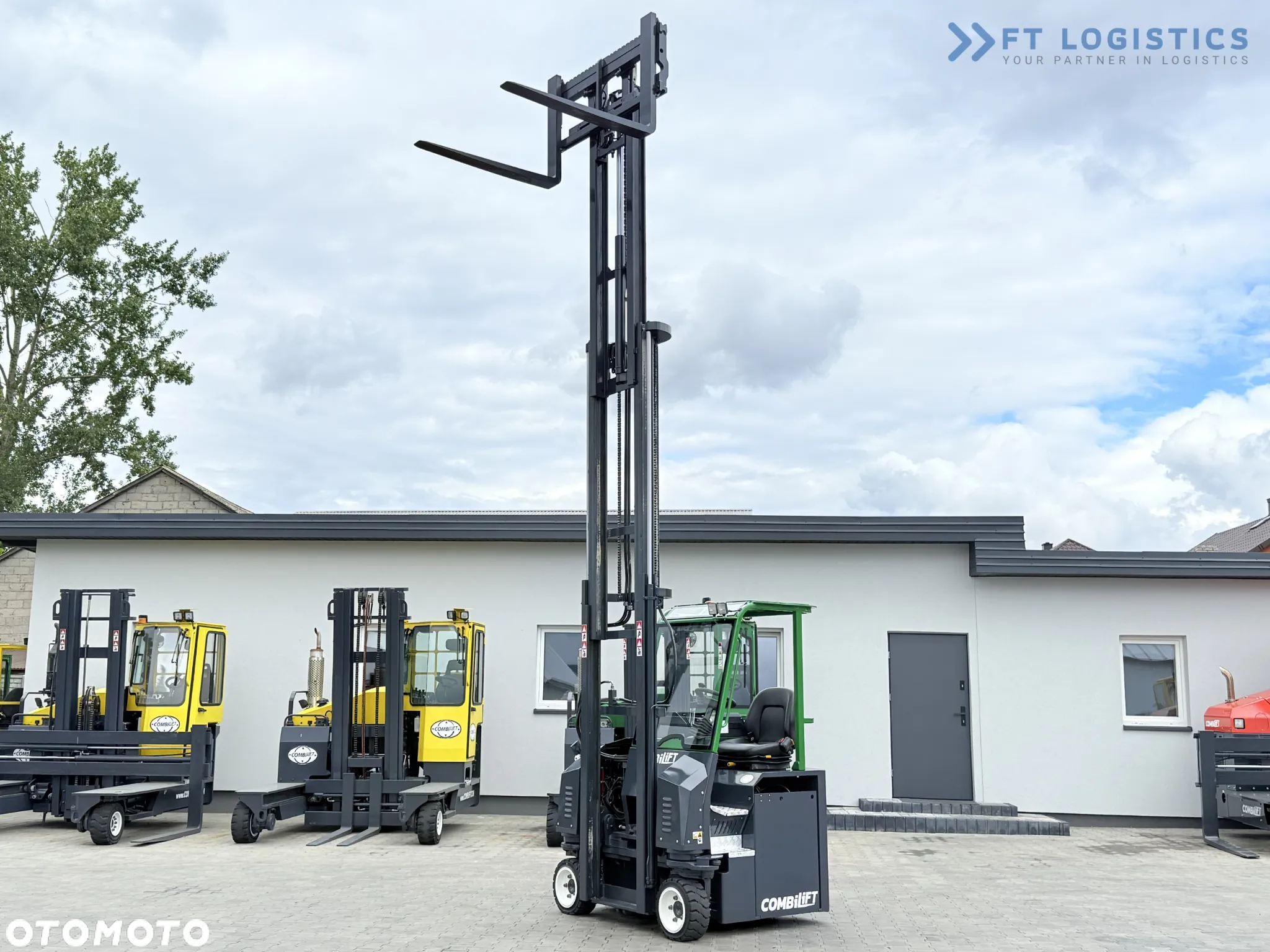 Combilift CBE2500 / TRIPLEX / 5500MM / WOLNY SKOK / NAPĘD ELEKTRYCZNY / JEDYNIE 2300MTH / POZYCJONER / PRZESUW BOCZNY / NOWE OPONY / JAK NOWY / Szeroka oferta wózków czterokierunkowych i bocznych, dopasowanych do różnorodnych potrzeb i zastosowań. - 38