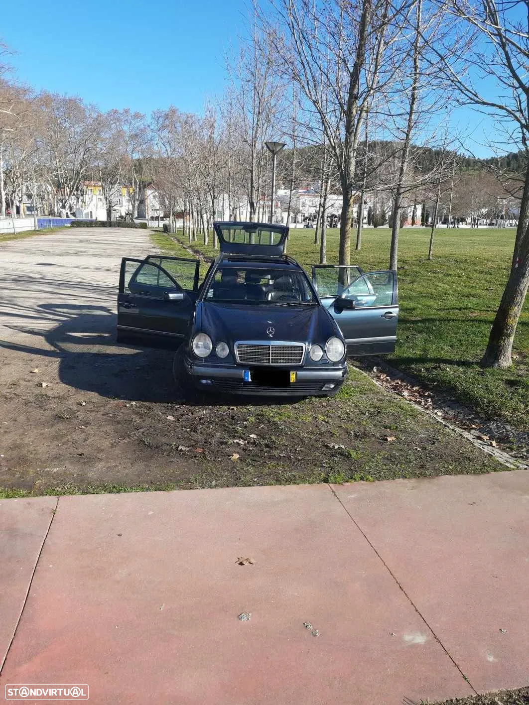 Mercedes-Benz E 250 TD Classic - 8