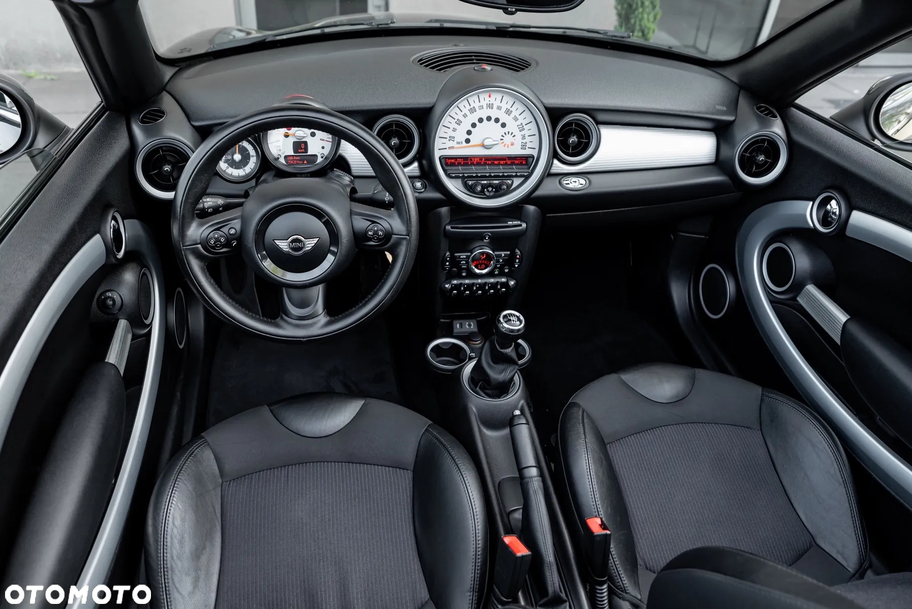 MINI Cooper Cabrio - 24