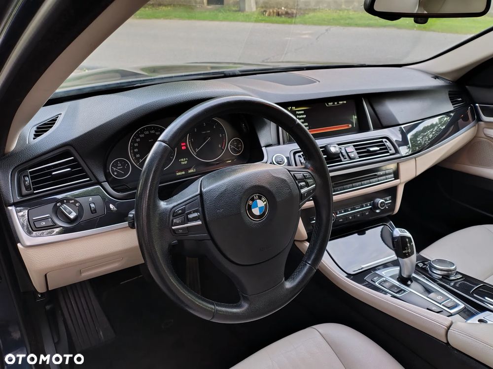 BMW Seria 5 518d Luxury Line - 16
