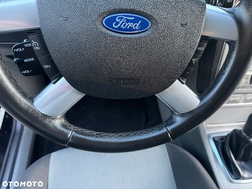 Ford Focus - 24