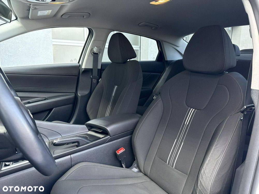 Hyundai Elantra 1.6 Smart - 25