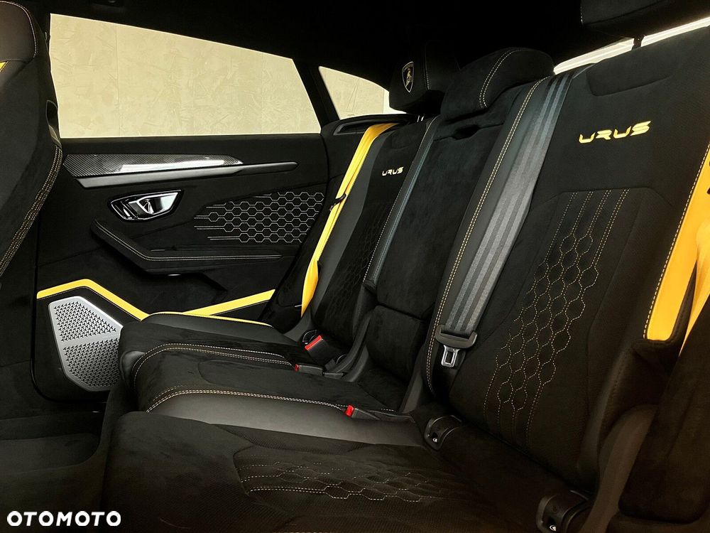 Lamborghini Urus - 13