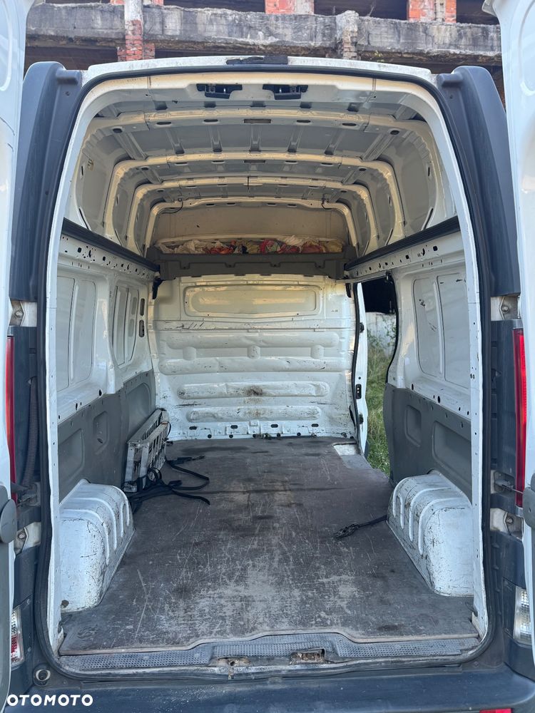 Renault Trafic - 17
