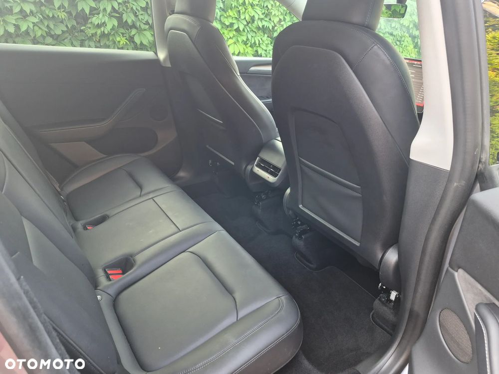 Tesla Model Y Long Range Dual Motor AWD - 9