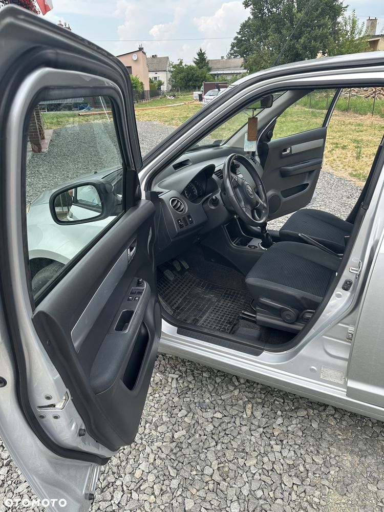 Suzuki Swift - 3