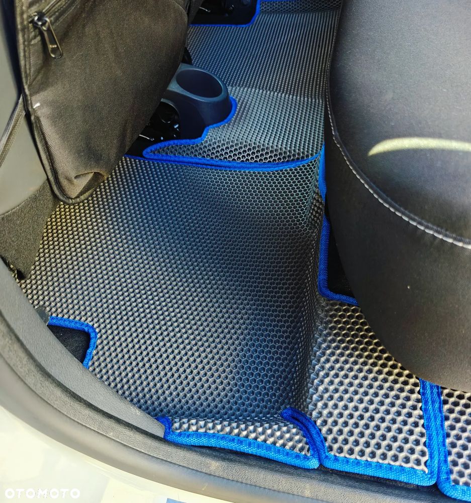 Dacia Lodgy 1.6 SCe Stepway S&S - 33