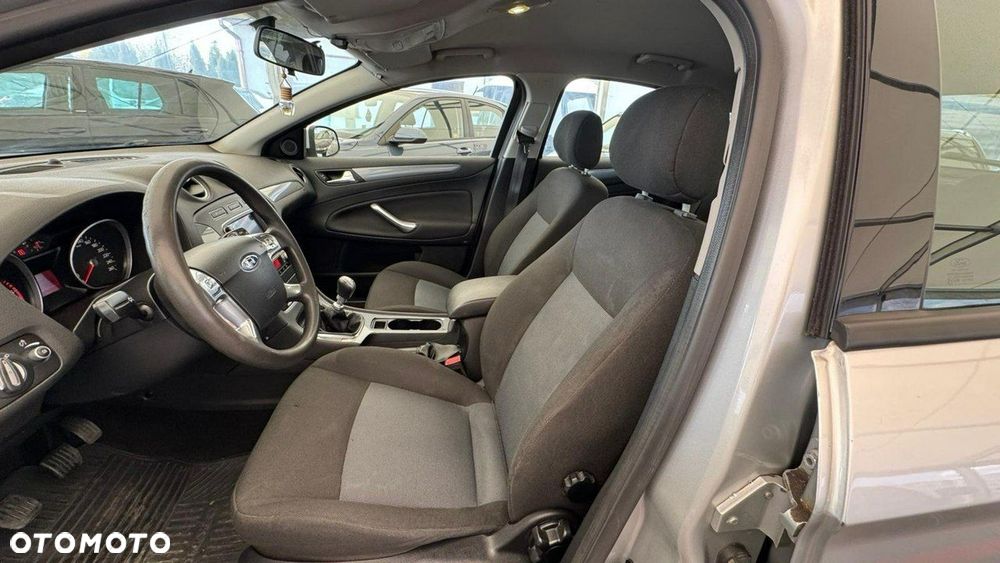 Ford Mondeo - 27