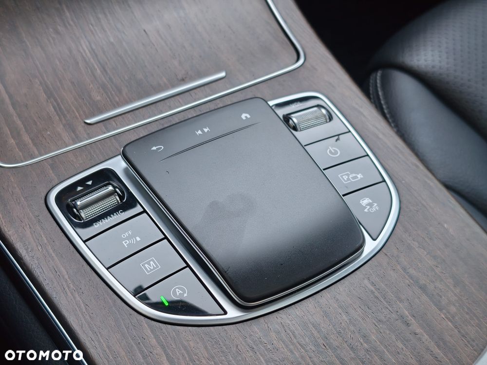 Mercedes-Benz GLC 300 4-Matic - 23