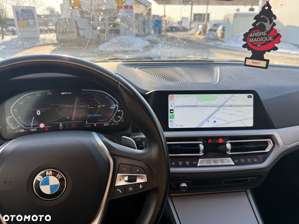 BMW Seria 3 330e Sport Line sport - 26