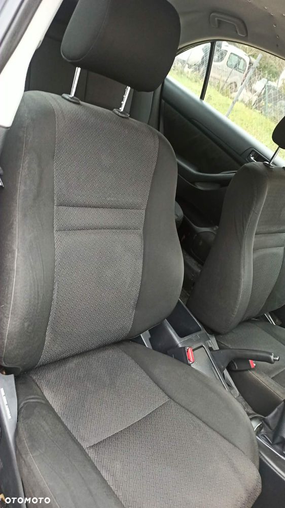 Toyota Avensis 1.8 VVT-i Luna - 10