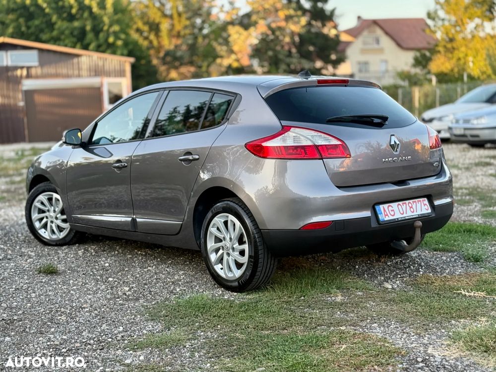 Renault Megane ENERGY dCi 110 Start & Stop Bose Edition - 16