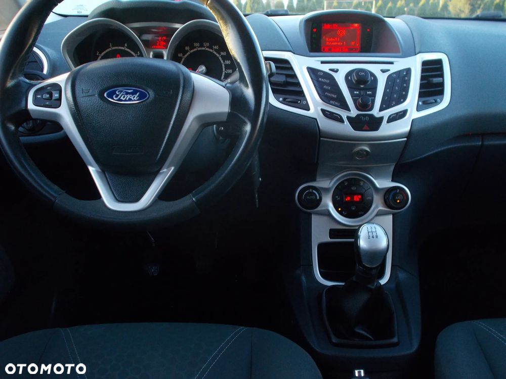 Ford Fiesta 1.6 Titanium - 9