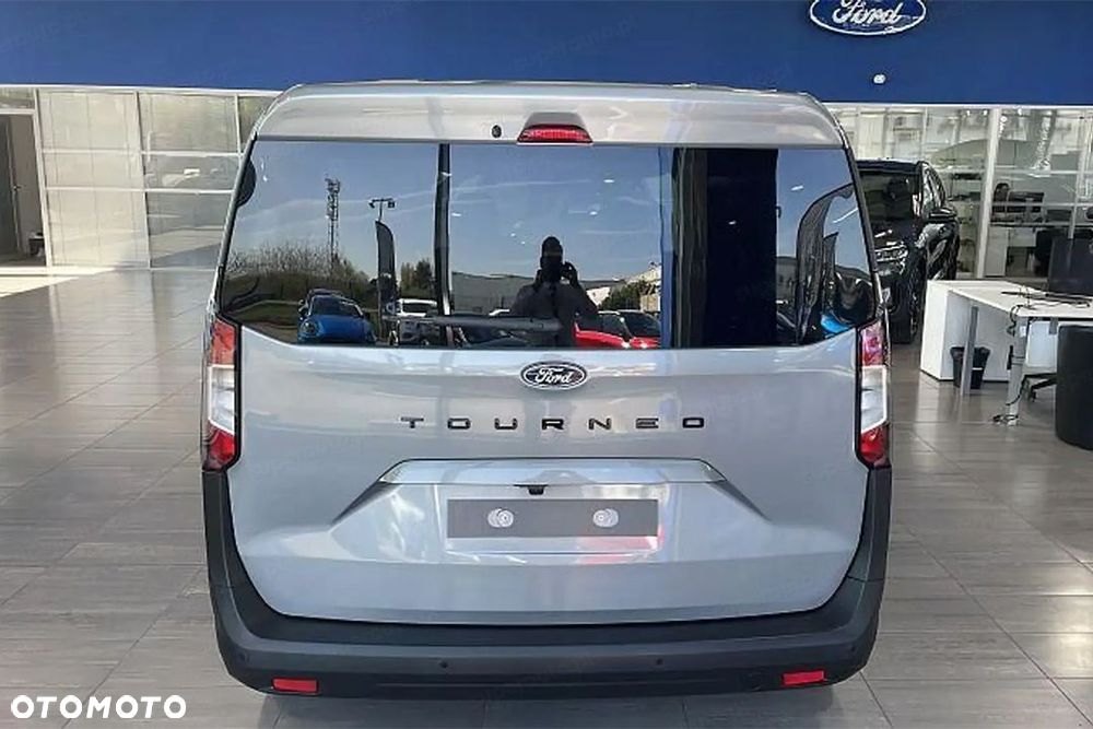Ford Tourneo Courier - 8
