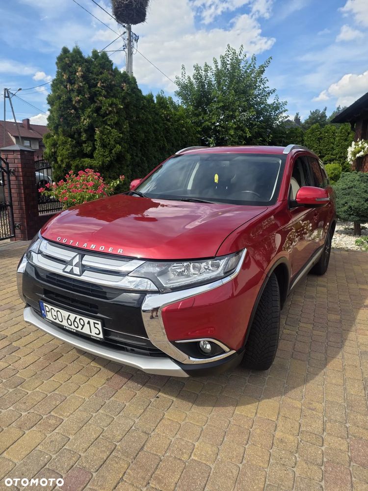 Mitsubishi Outlander 2.2 DI-D 4WD Automatik Instyle - 2