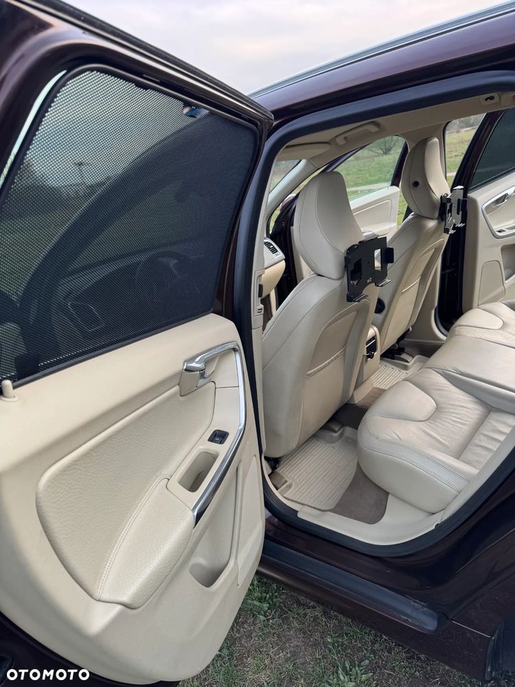 Volvo XC 60 2.4D AWD Summum - 13