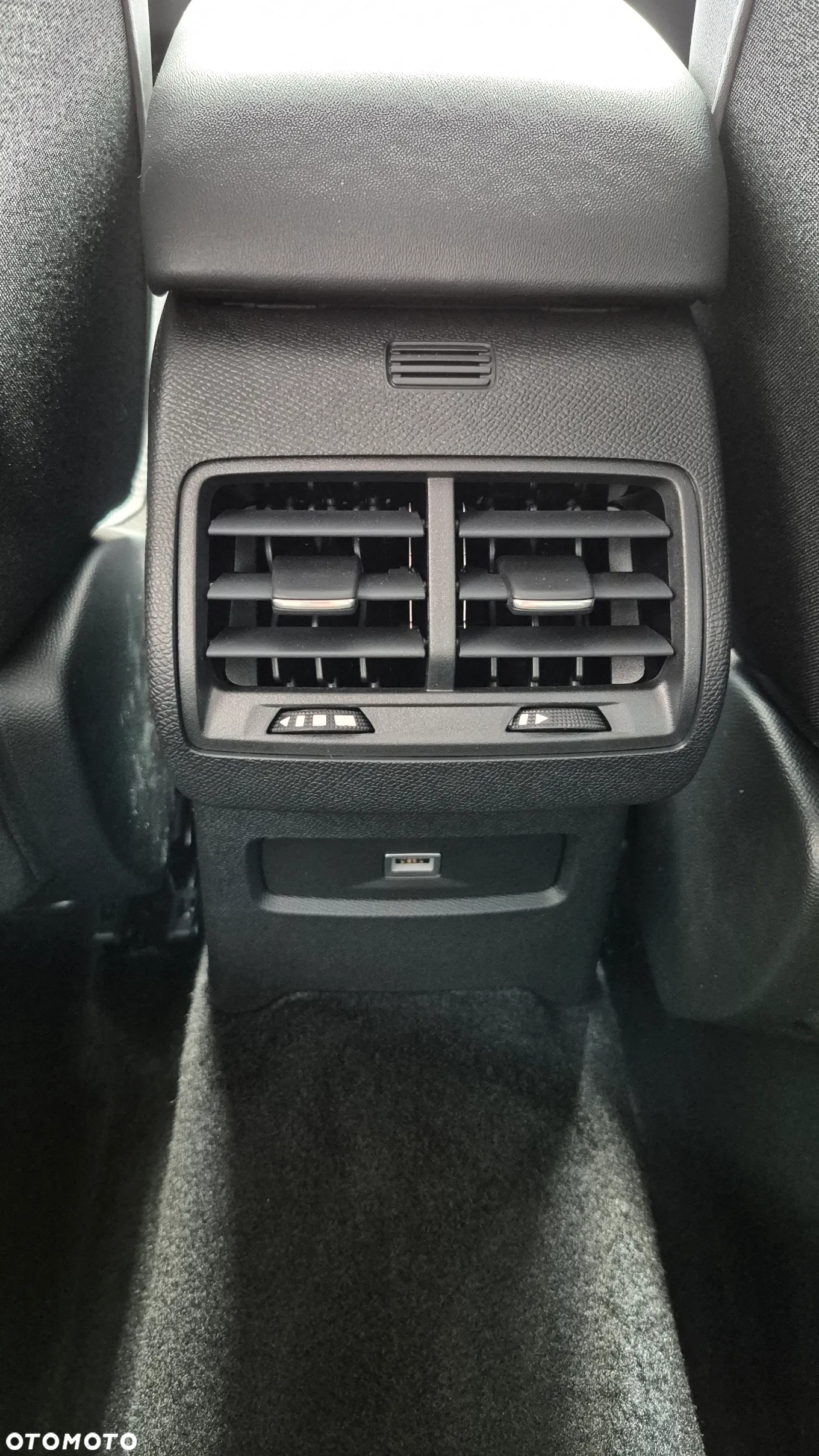 Citroën C4X 1.2 mHEV Max eDCT6 - 17