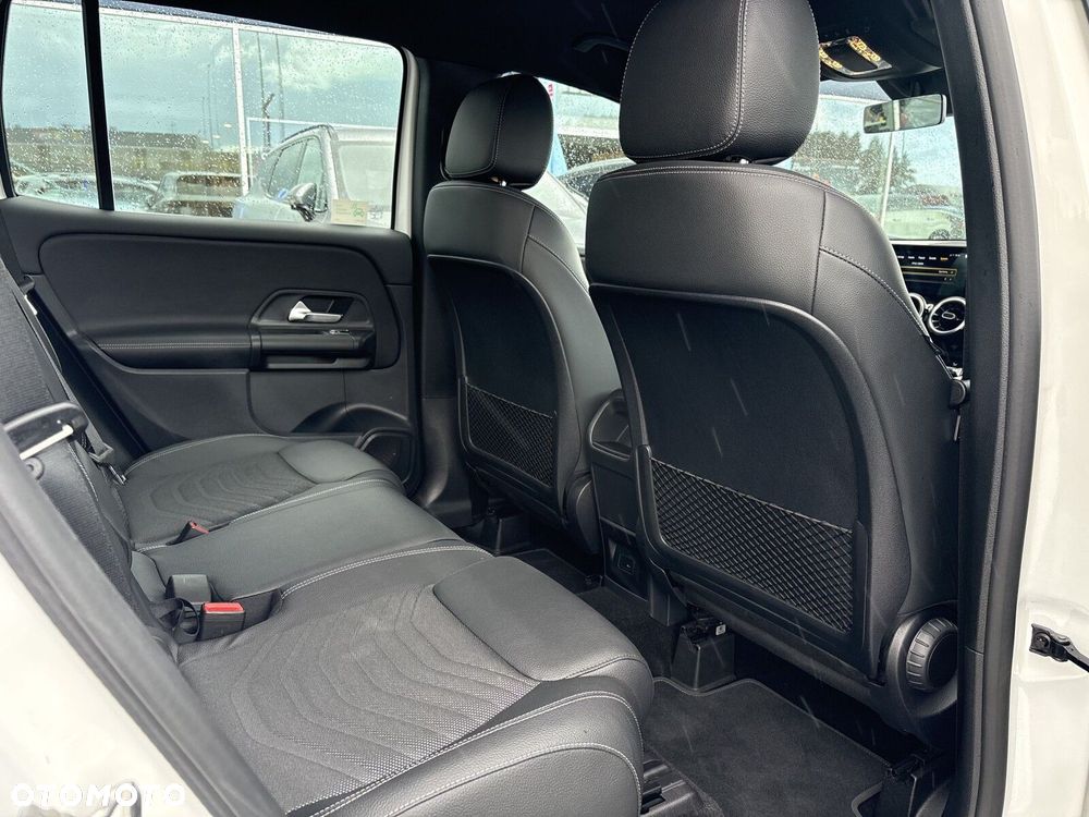 Mercedes-Benz GLB 200 7G-DCT - 29