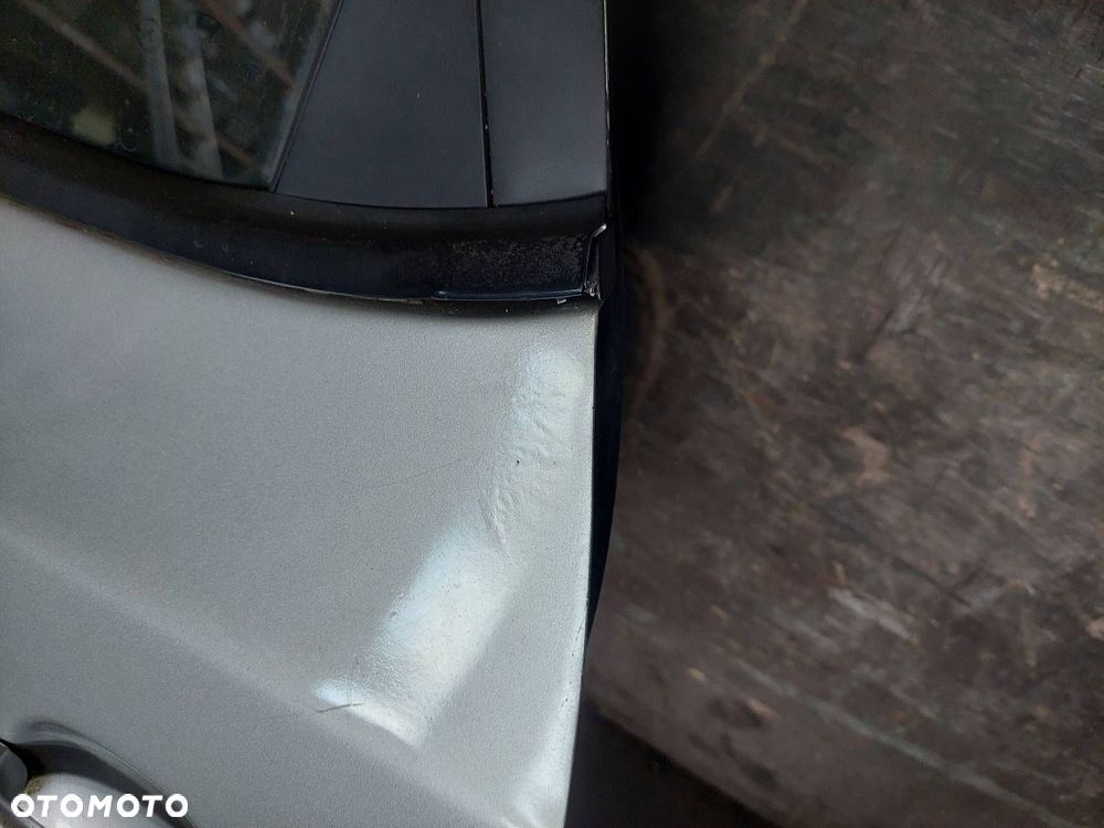 DRZWI KOMPLETNE LEWY TYŁ HYUNDAI I30 I HB 5D 2R - 3