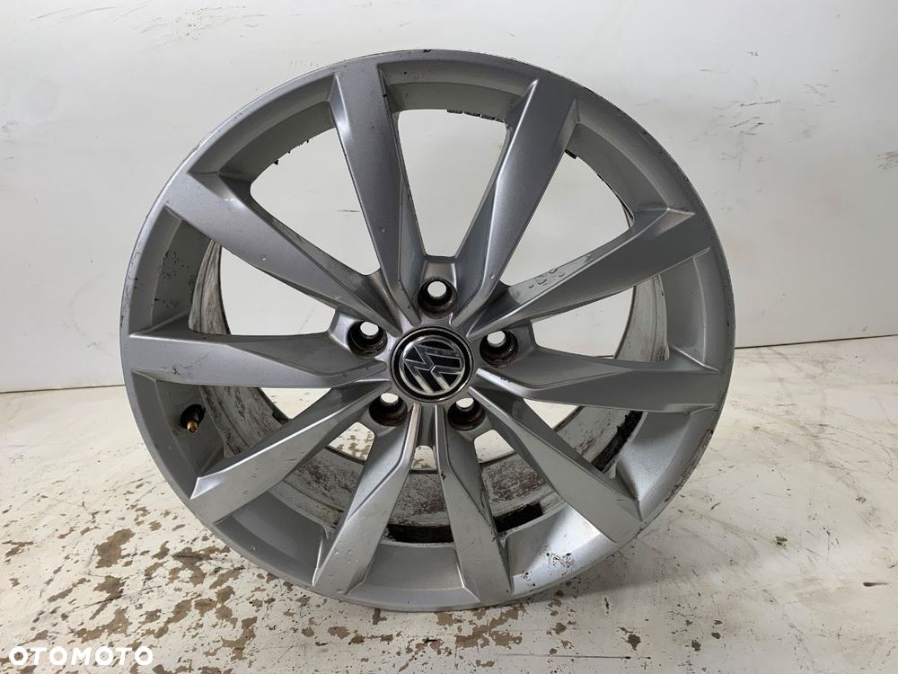 FELGA ALUMINIOWA 17 5X112 7J CENTR 57,1 ET49  VW GOLF VII Variant (BA5, BV5) 2013 - 2022 2.0 TDI 110 - 1