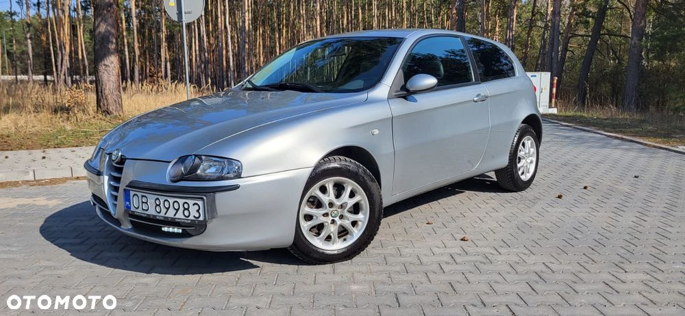 Alfa Romeo 147 1.9 JTD 16V Distinctive - 1