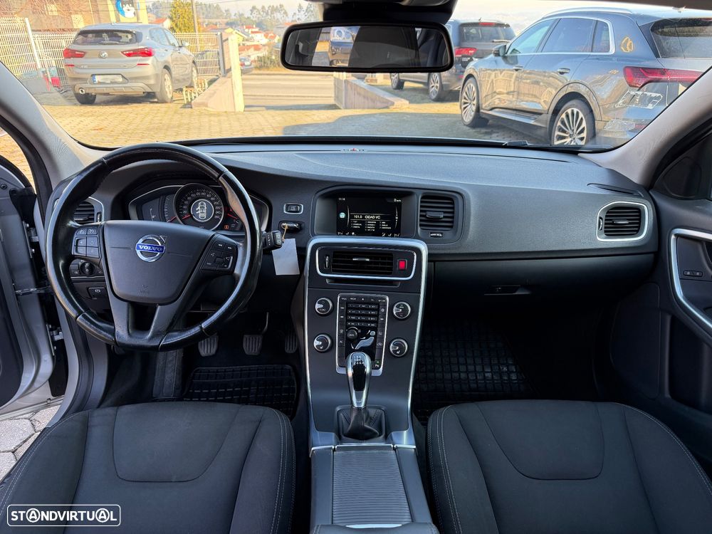 Volvo V60 D2 Momentum - 8