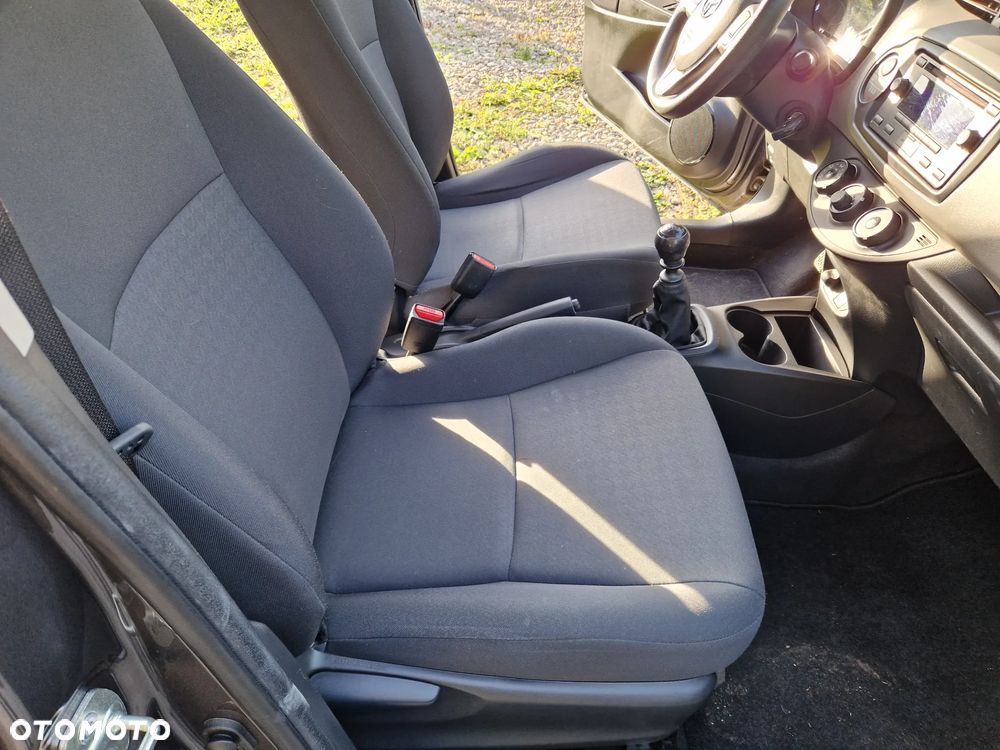 Toyota Yaris 1.5 Premium - 25