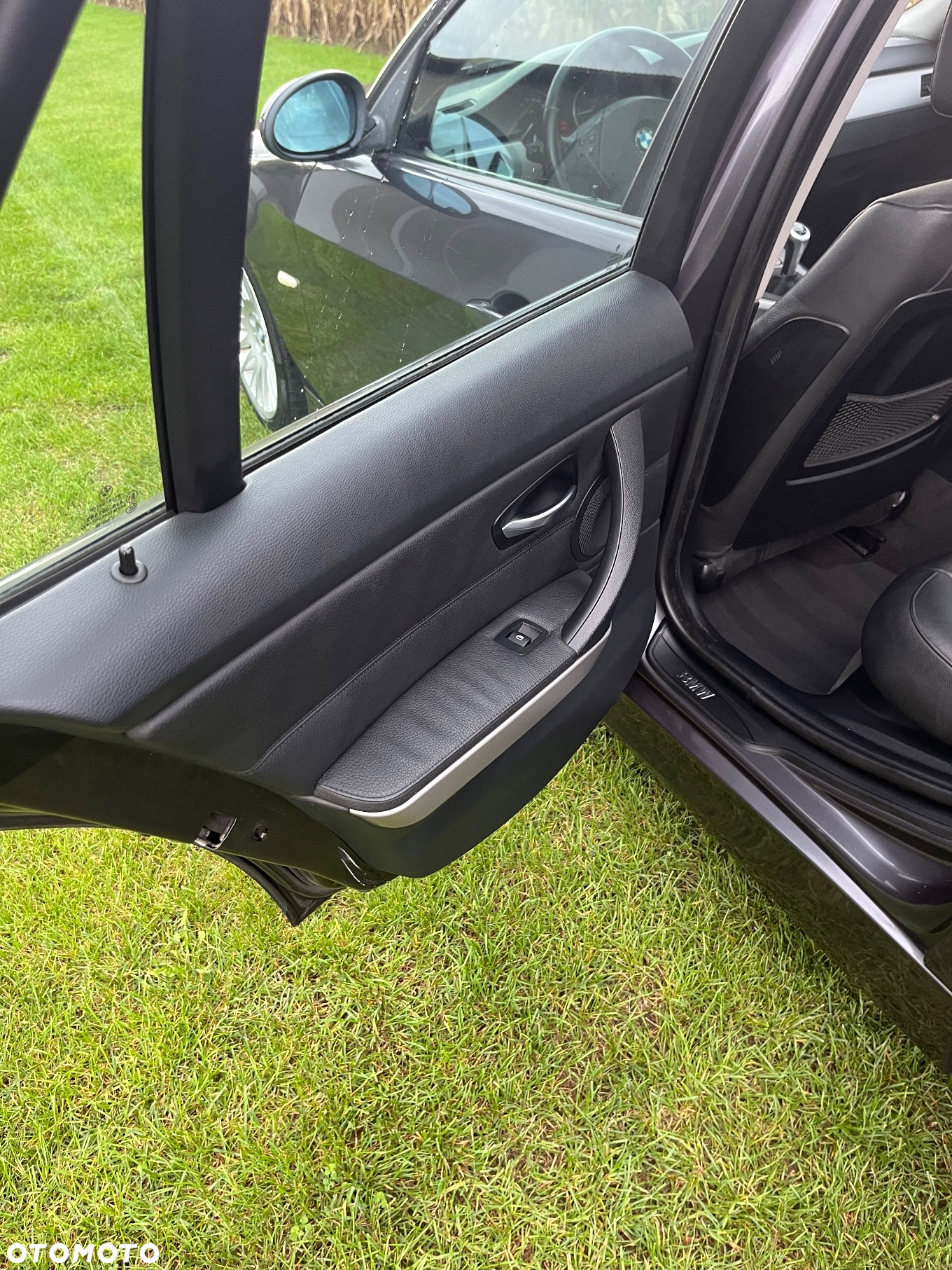 BMW Seria 3 318d DPF Touring - 10
