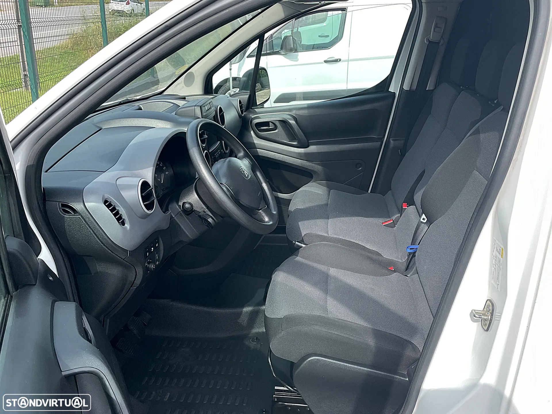 Peugeot Partner 1.6 HDI (120cv) IVA Dedutível - 16
