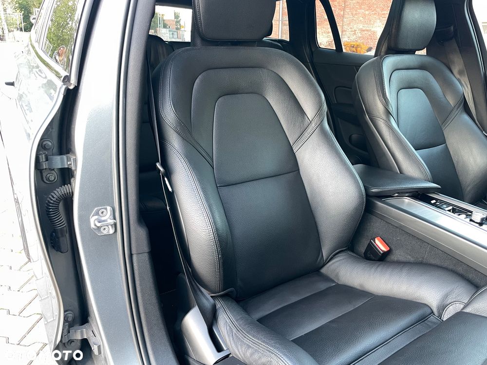 Volvo V60 D4 R-Design - 16