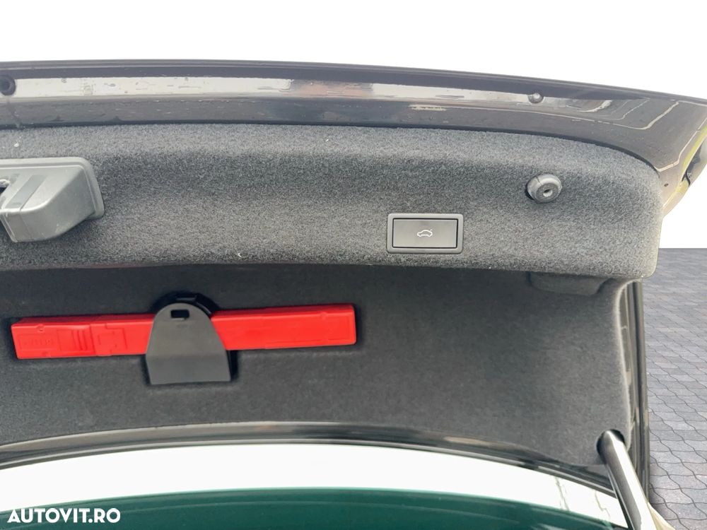 Volkswagen Passat 2.0 TDI DSG Highline - 13