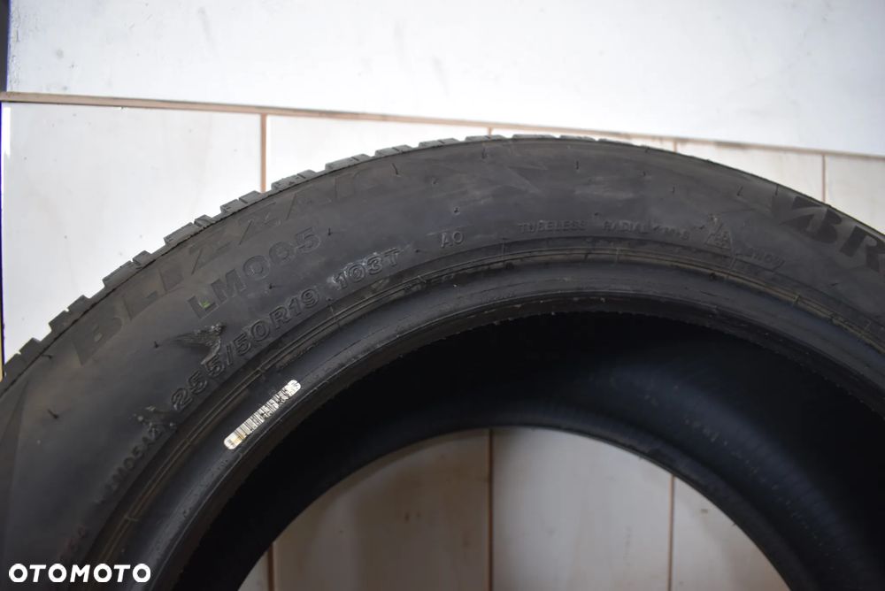 R19 255/50 Bridgestone Blizzak LM005 - 9