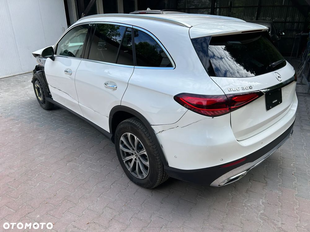 Mercedes-Benz GLC 300 4Matic 9G-TRONIC Edition Avantgarde - 5