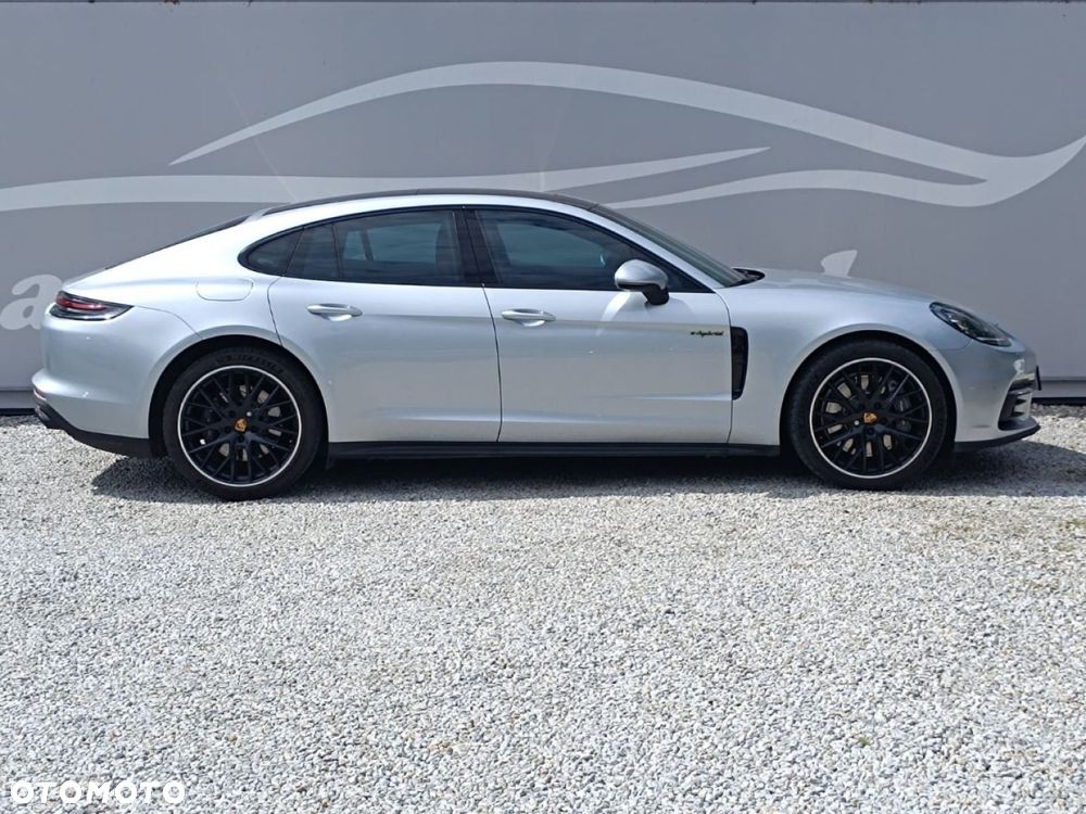 Porsche Panamera - 13