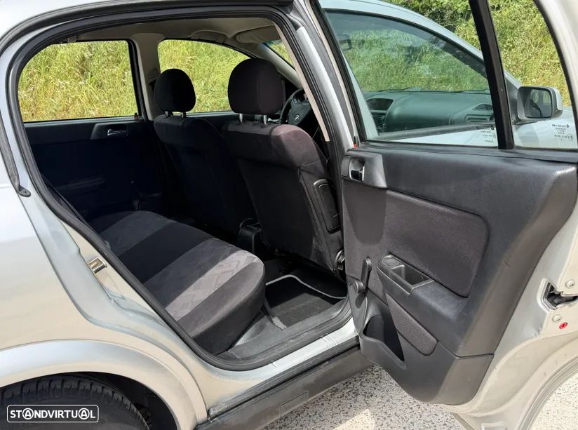 Opel Astra 1.7 DTL Club - 7