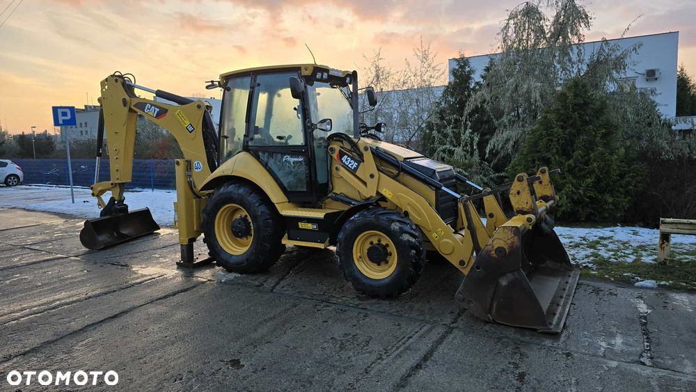 Używany Caterpillar 432F PREMIER 1WŁ SALON PL BEZ ADBLUE 2014 - 179 900 ...