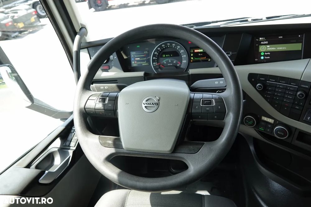 Volvo FH 500 / CABĂ JOSĂ / DUPĂ CONTRACTUL DE SERVICE GOLDEN / PNEURI 100% - 27
