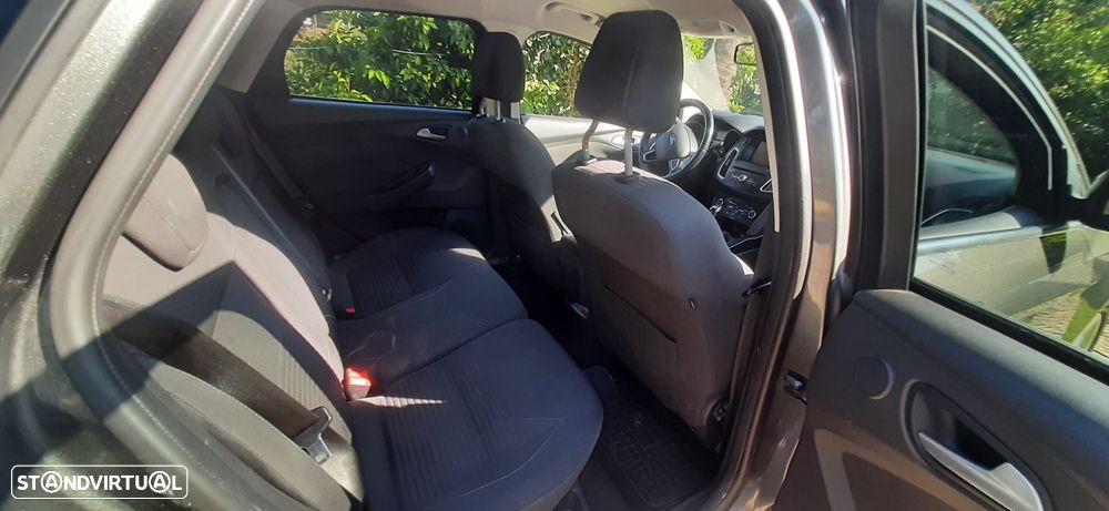 Ford Focus SW 1.0 SCTi Titanium - 11