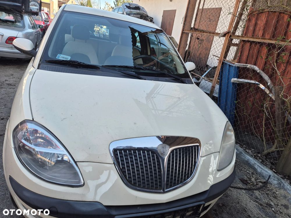 LANCIA YPSILON  Części , maska, zderzak, lampy, błotnik, alternator - 2