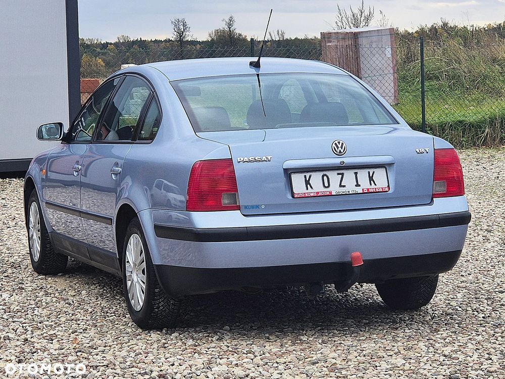 Volkswagen Passat 1.8T Comfortline - 11