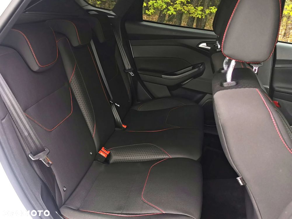 Ford Focus 1.5 EcoBoost STart-Stopp-System ST-LINE - 9