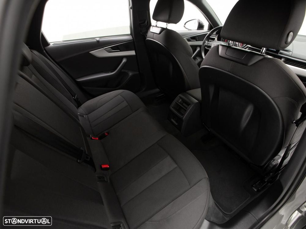 Audi A4 Avant 35 TDI S line S tronic - 11