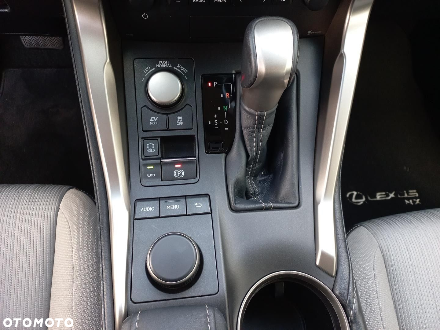 Lexus NX - 24
