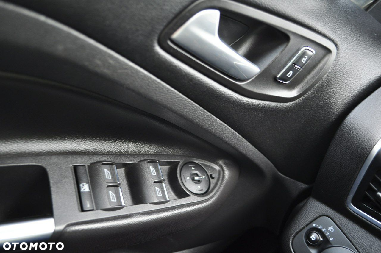 Ford Kuga 1.6 EcoBoost 4x4 Titanium - 15