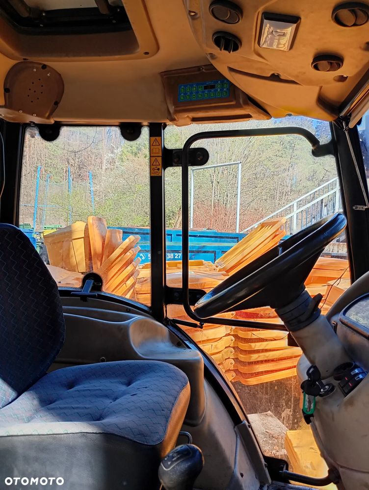 Farmtrac 685DT - 3