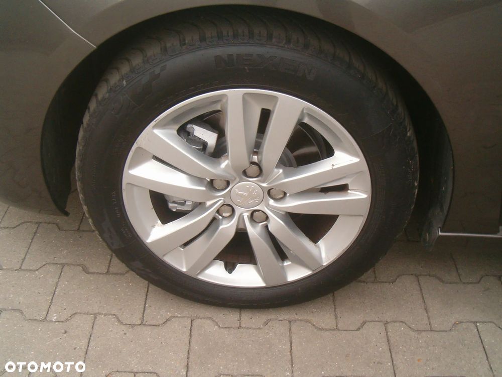 Peugeot 308 - 16