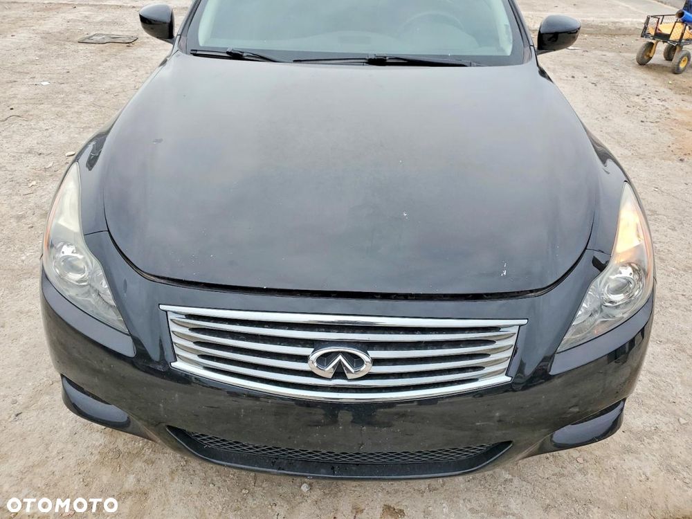 Infiniti G G37 - 12